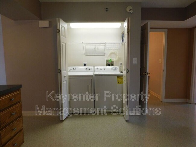 Building Photo - 24 Rose Garden Ln