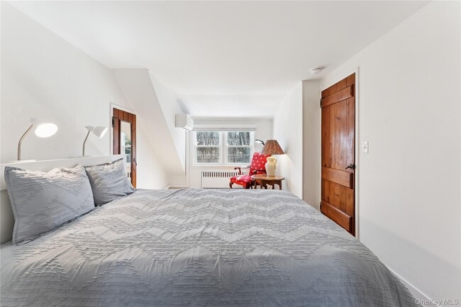 Building Photo - 165 Montauk Hwy