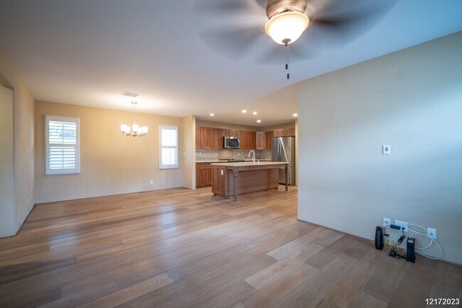 Building Photo - $5,100 / 4br - 1992ft2 - 4 BED 3 BATH HOME...