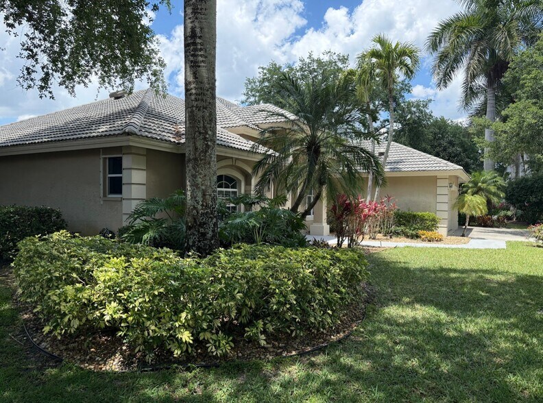 Building Photo - 11327 Longshore Way E