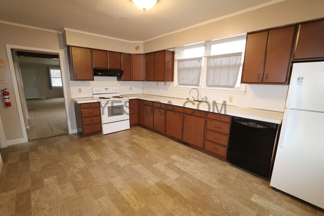 Building Photo - 2 Bedroom 1 Bath House