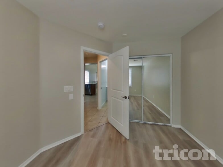 Building Photo - 1353 S Sabino Dr