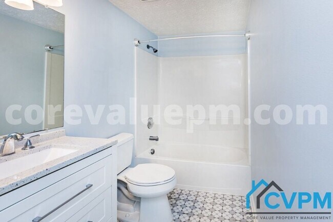 Building Photo - 1406 Point O Woods Ct