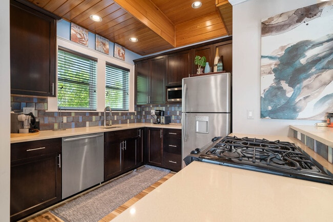 Building Photo - 113-112 12th Ave