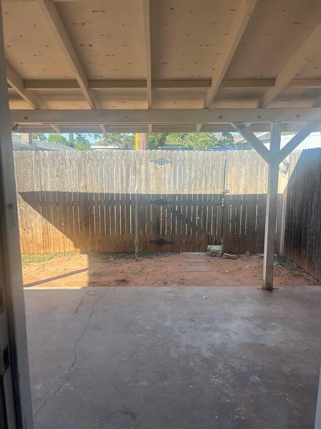 Building Photo - 1328 Tanglewood Ln