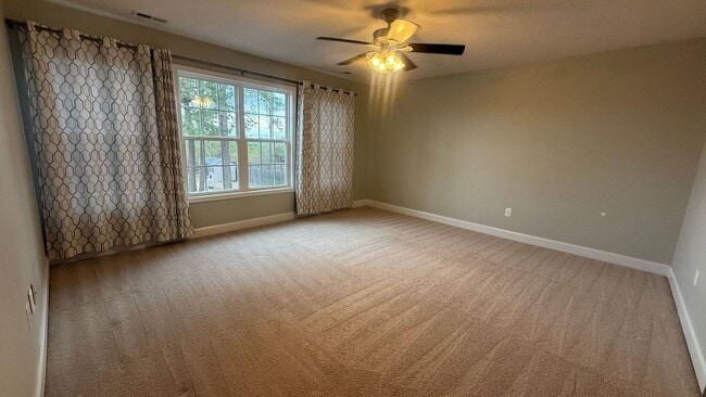 Building Photo - Amazing home with custom touches and unground pool