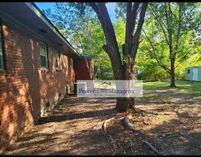 Building Photo - 441 Braselman Ave