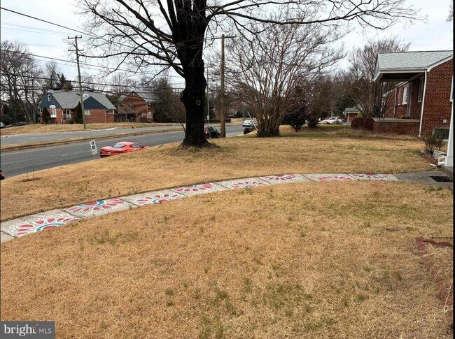 Building Photo - 7213 Adelphi Rd