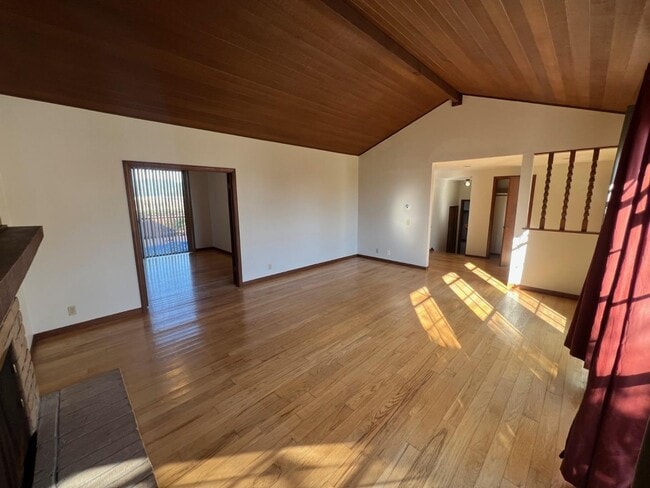 Building Photo - 381 St Andrews Ln