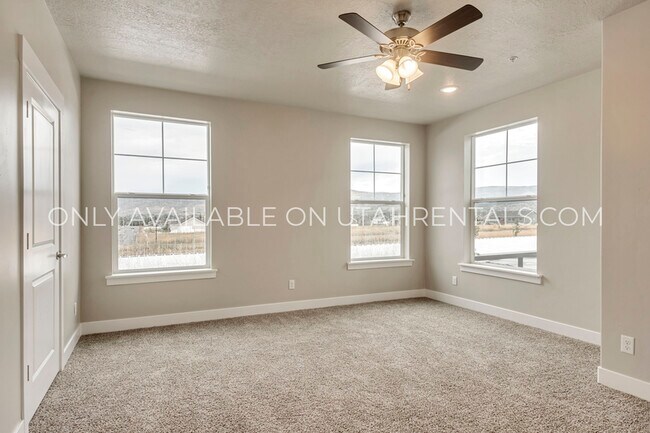 Building Photo - 1128 S 820 E