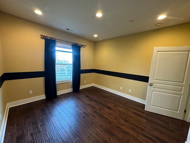 Building Photo - 9504 Purple Sage Rd