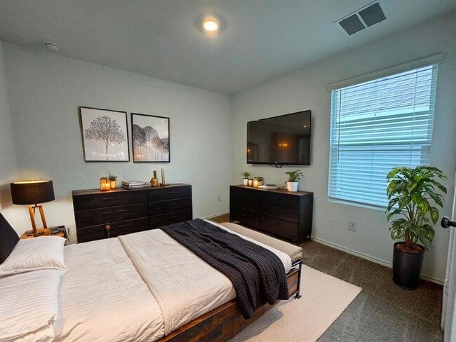 Building Photo - 109 Little Sparklers Lp