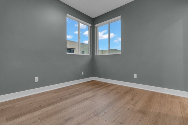 Building Photo - 2907 W Exposition Pl