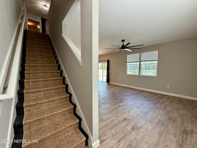 Building Photo - 2200 Pebble Point Dr