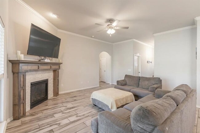 Building Photo - Nearly New Piedmont Home