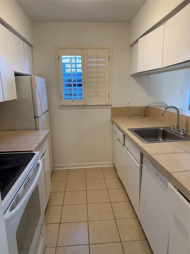 Building Photo - 2605 Marilee Ln