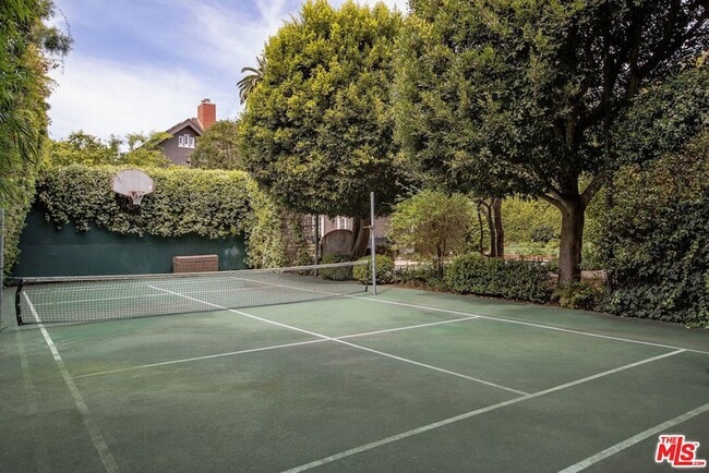 Building Photo - 226 Palisades Ave