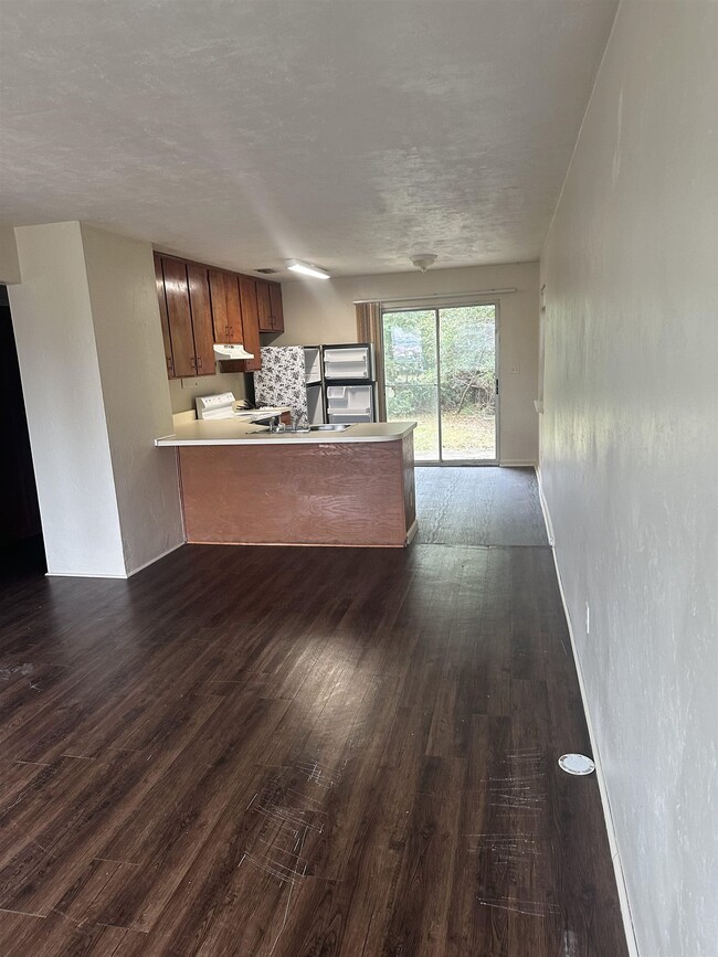 Building Photo - 2651 Chateau Ln