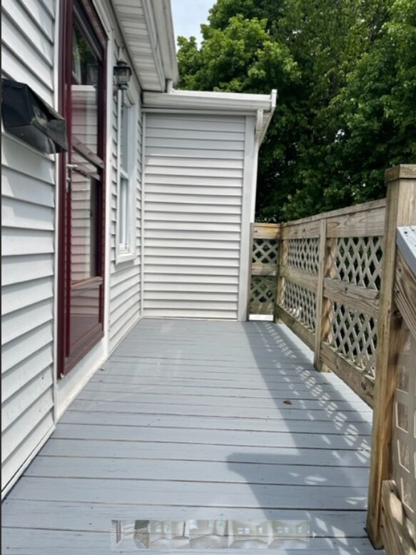 Building Photo - 158 Bridge St