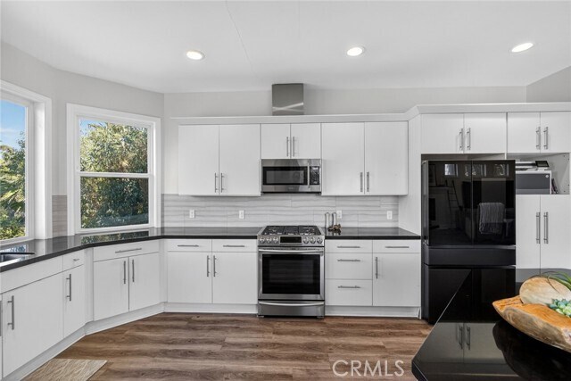 Building Photo - 214 Avenida Montalvo