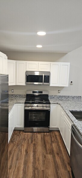 Building Photo - 5 Brandywine Ct