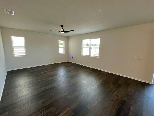 Building Photo - 406 Sofia Ln