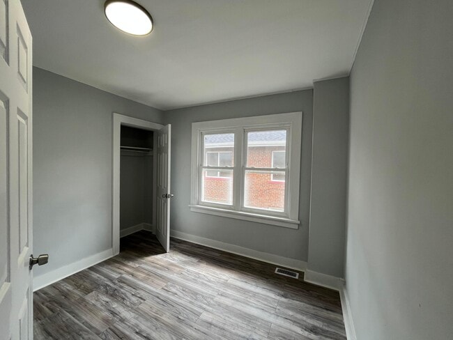 Building Photo - 1287 Sullivant Ave
