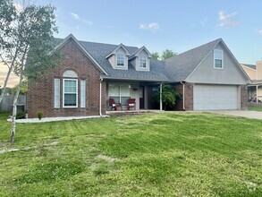 Building Photo - 114 Cypress St
