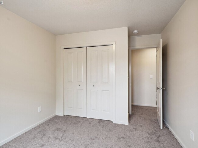 Building Photo - 1326 NE 72nd Way
