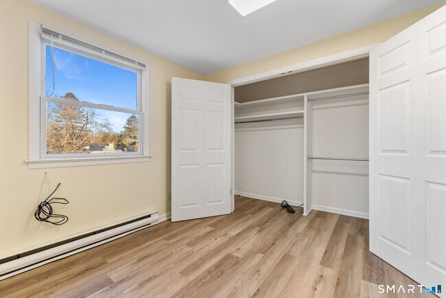 Building Photo - 85 Hicock Dr