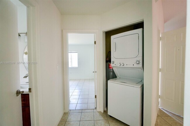 Building Photo - 1851 SW 122nd Pl