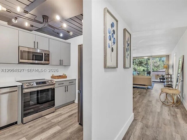 Building Photo - 5090 SW 64th Ave