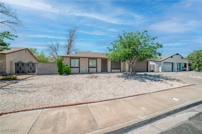 Building Photo - 540 Longtree Ave