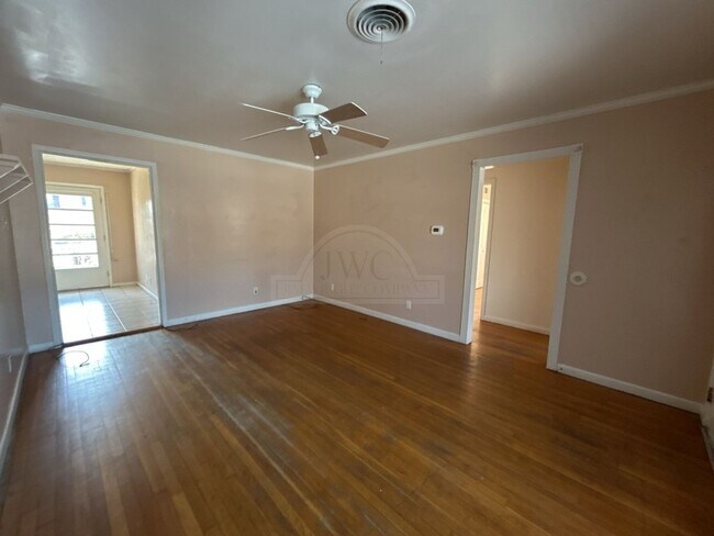 Building Photo - 1008 Goode Dr