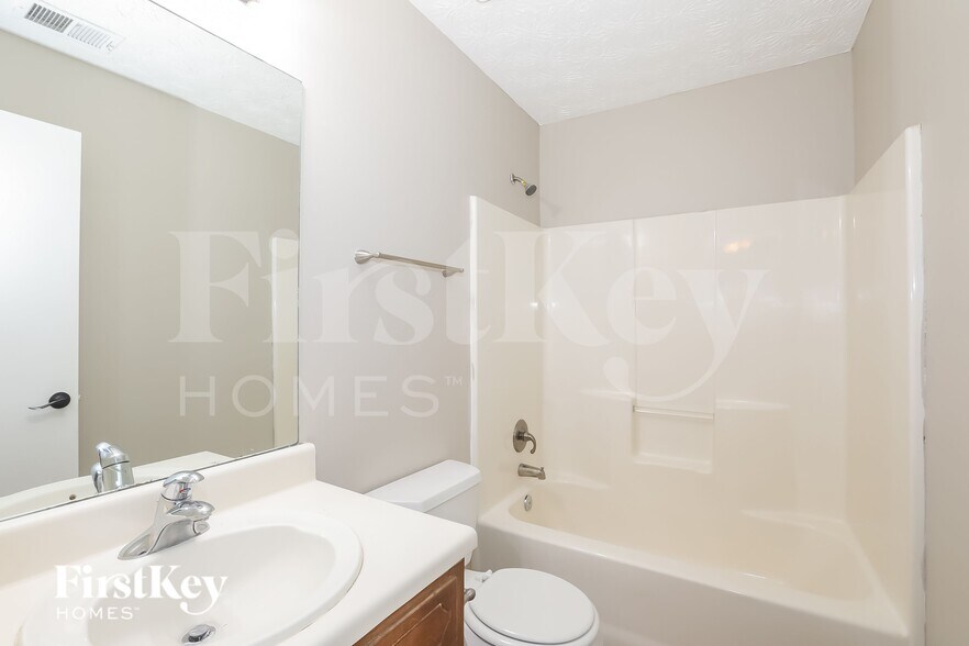 Building Photo - 270 Countryside Ln