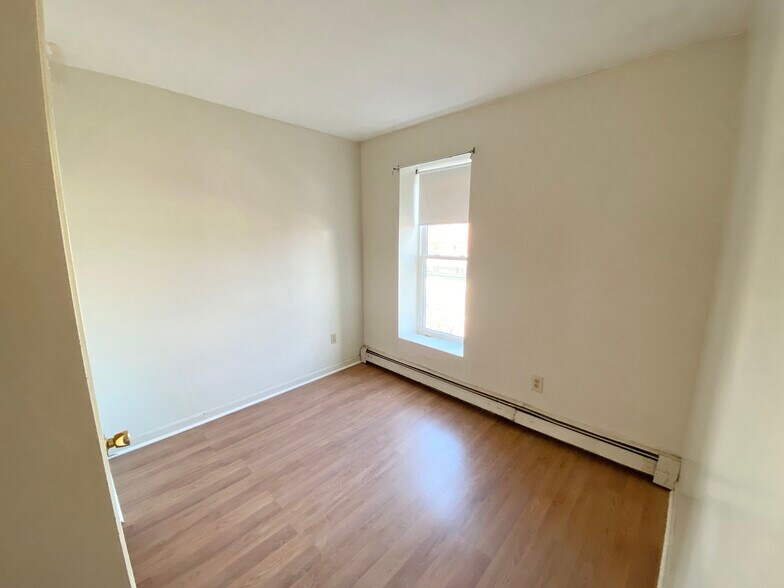 Building Photo - 87 Hammond St