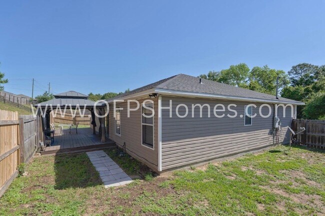 Building Photo - 405 Bobby Dr