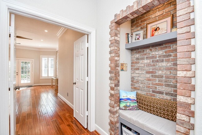 Building Photo - 7106 Habersham Ave