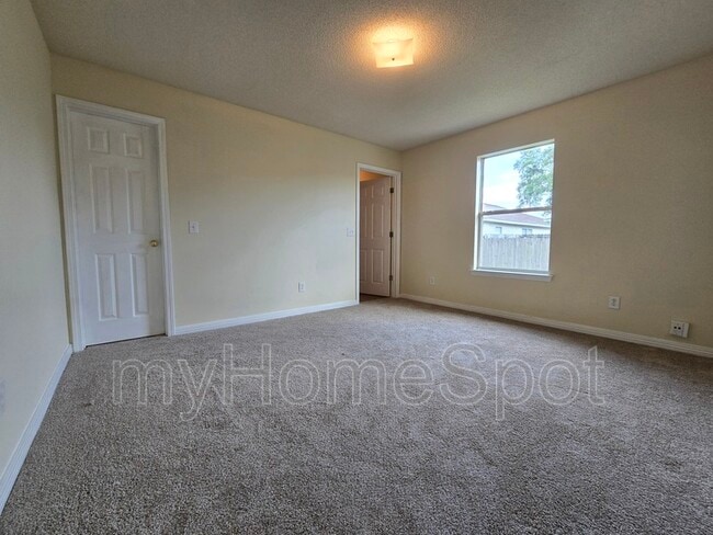 Building Photo - 1082 Antigua Cir