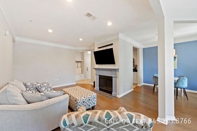 Building Photo - 1731 Chatelain Way