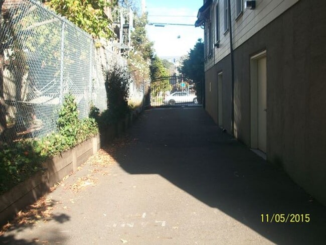 Building Photo - COMING SOON ---Beautiful remodeled Victorian townhouse in 8 unit apartment complex (all UCB stude...