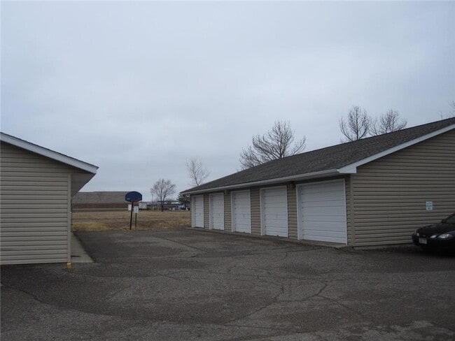 Building Photo - 1380 Heritage Dr