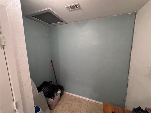 Building Photo - 2732 Foxcroft Cir