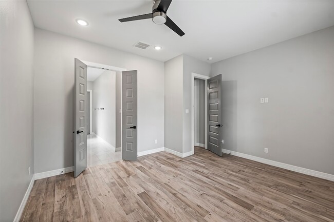 Building Photo - 17807 Glenwolf Dr