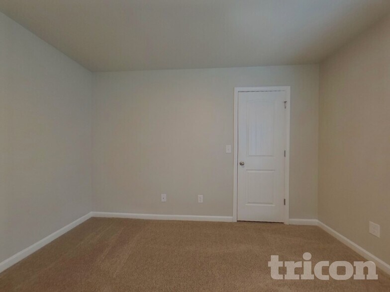 Building Photo - 1027 Summer Cypress Dr