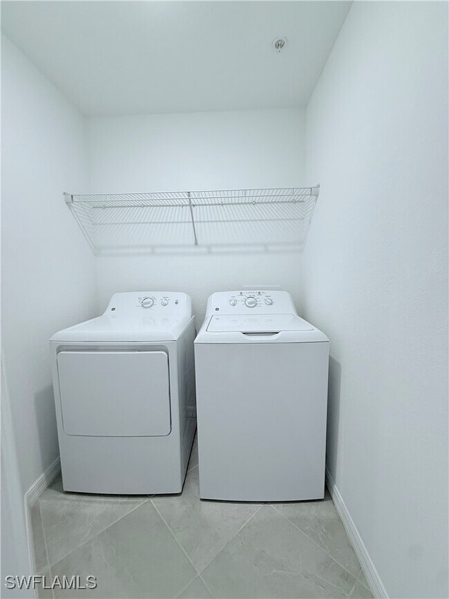 Building Photo - 14161 Heritage Landing Blvd