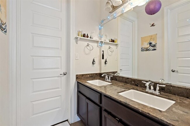 Building Photo - 8500 Echo Shore Cove