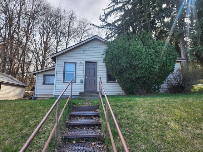 Building Photo - 505 SE South St