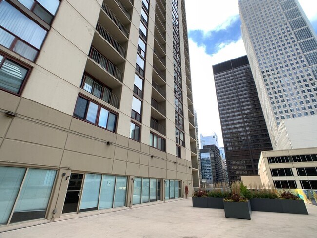 Building Photo - 200 N Dearborn St