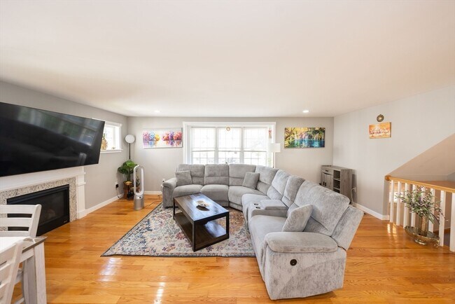 Building Photo - 18 Craftsman Ct